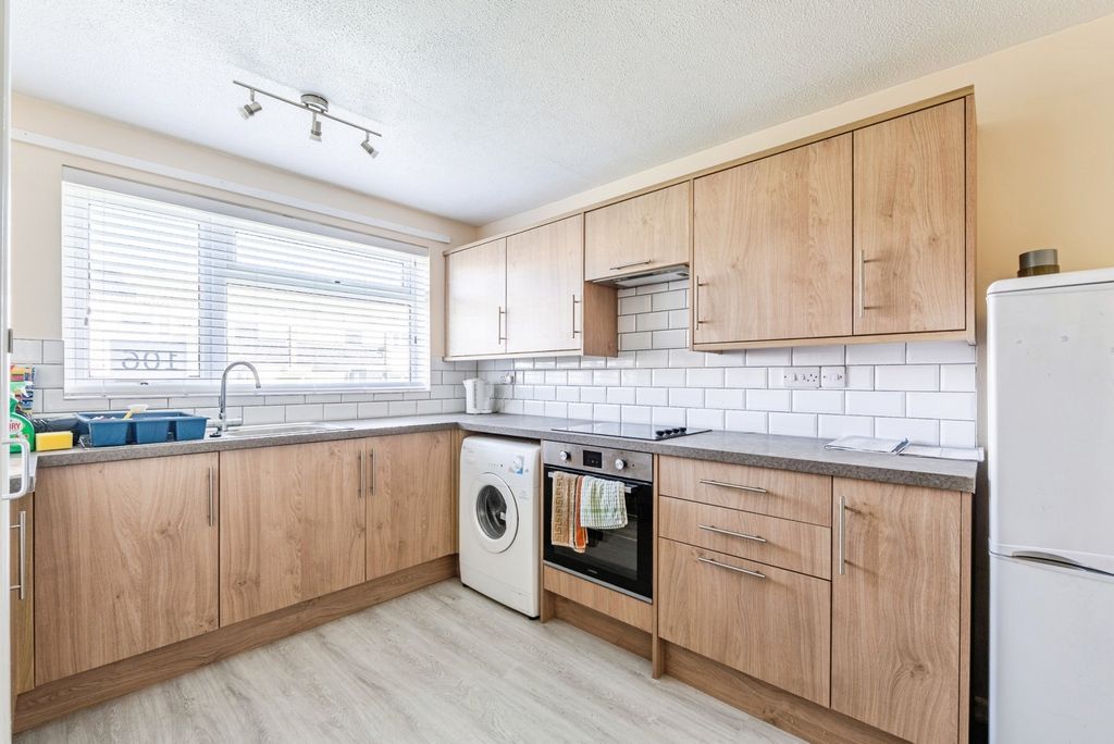 Property photo 2 of 17 Photo