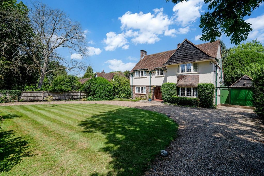Property photo 1 of 28 The Avenue
