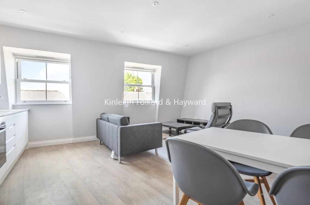 Property photo 3 of 6 Reception