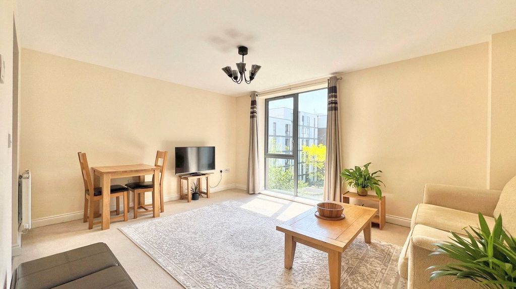 Property photo 3 of 8 Picture No. 02