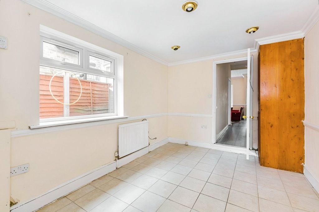 Property photo 3 of 9 Picture No. 01
