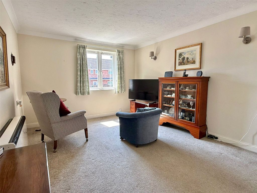 Property photo 2 of 8 Picture No. 01