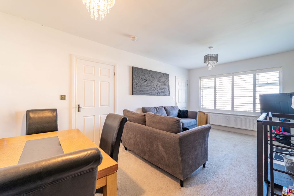 Property photo 3 of 9 Living Dining Room