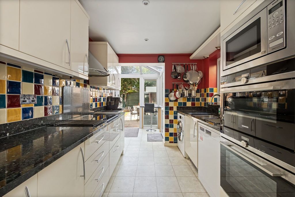 Property photo 2 of 24