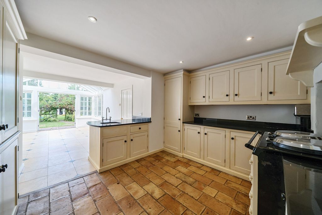 Property photo 3 of 15 1335804-9-6894d6d...