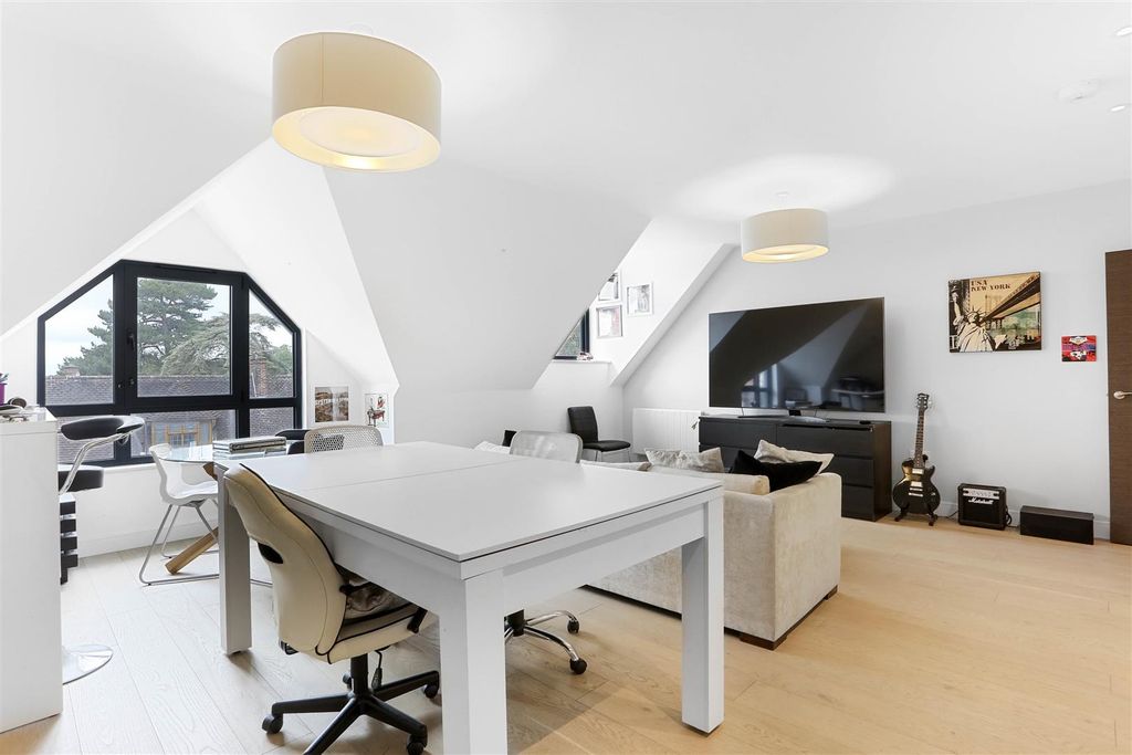 Property photo 3 of 16 1544771977 - 9.Jpg