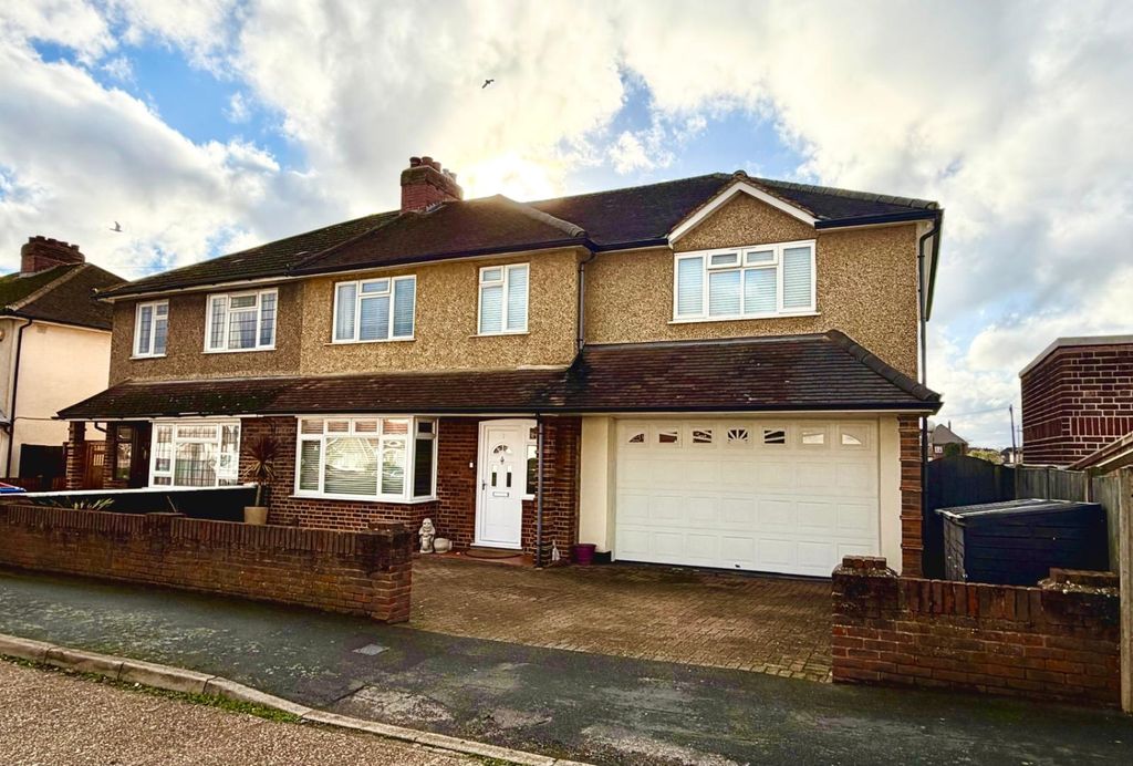 Property photo 1 of 11 Front