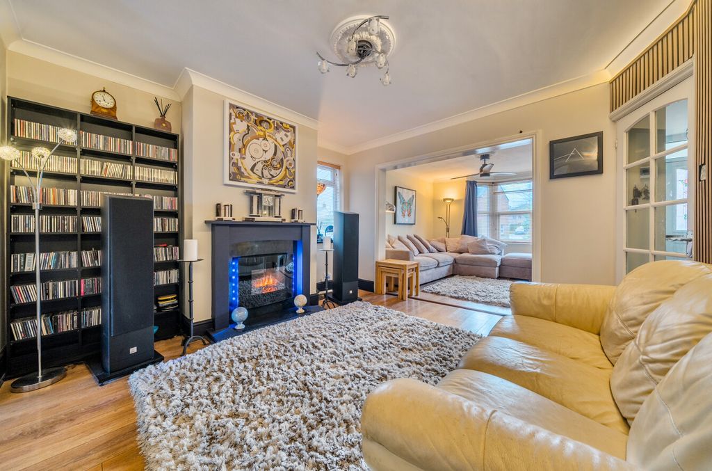 Property photo 3 of 13 140094511697210c216001