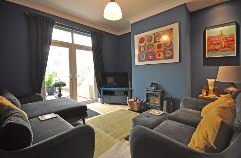 Property photo 2 of 25 Photo 3