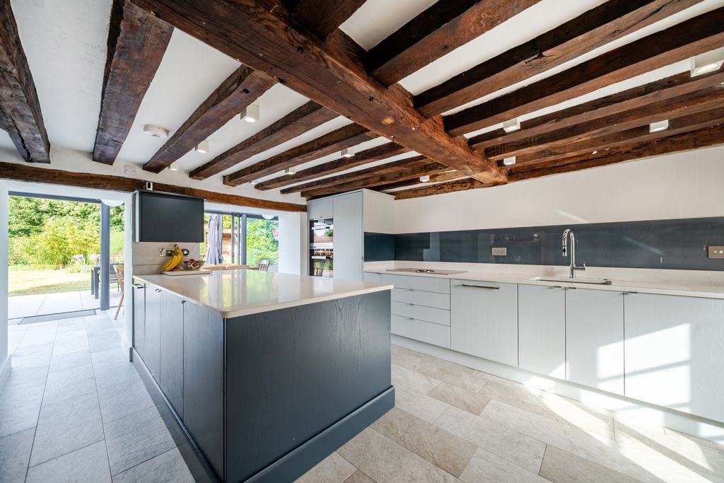 Property photo 3 of 43 1468836-27-6A1A0A...