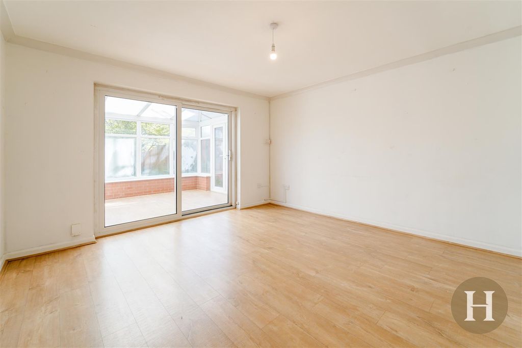 Property photo 3 of 24 Hadleigh Estate Agents-16.Jpg