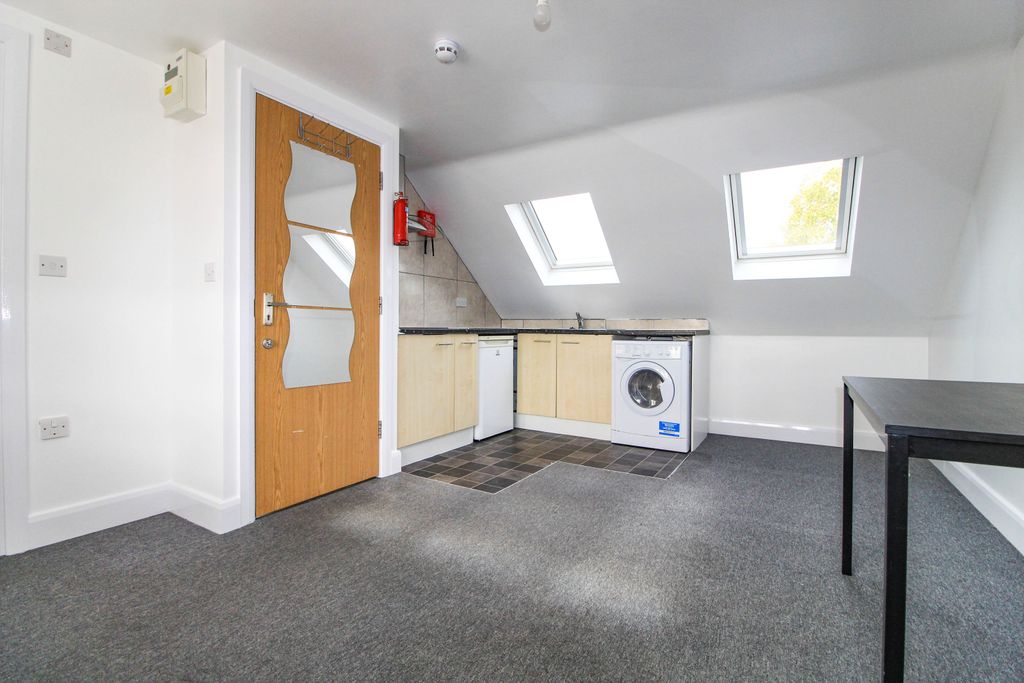 Property photo 2 of 6 Img 1325