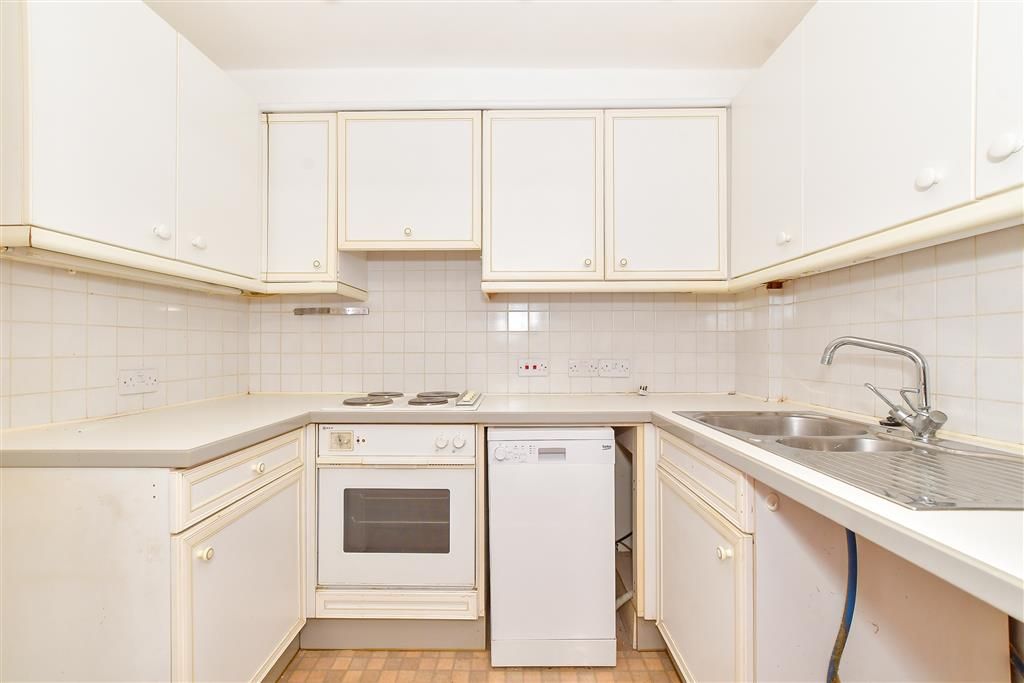 Property photo 3 of 15 Kitchen
