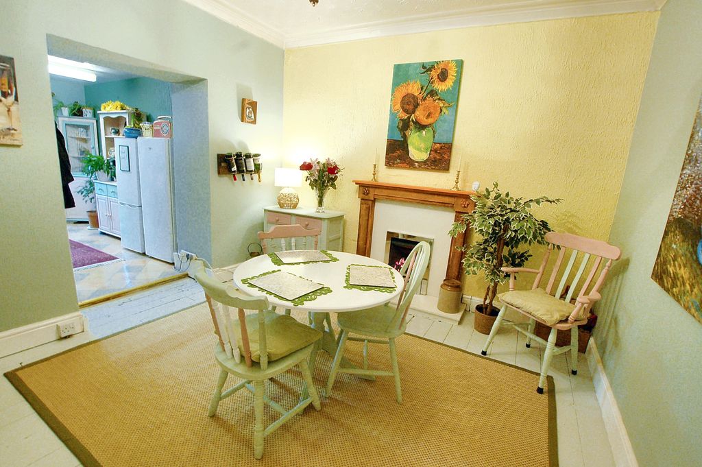 Property photo 3 of 5