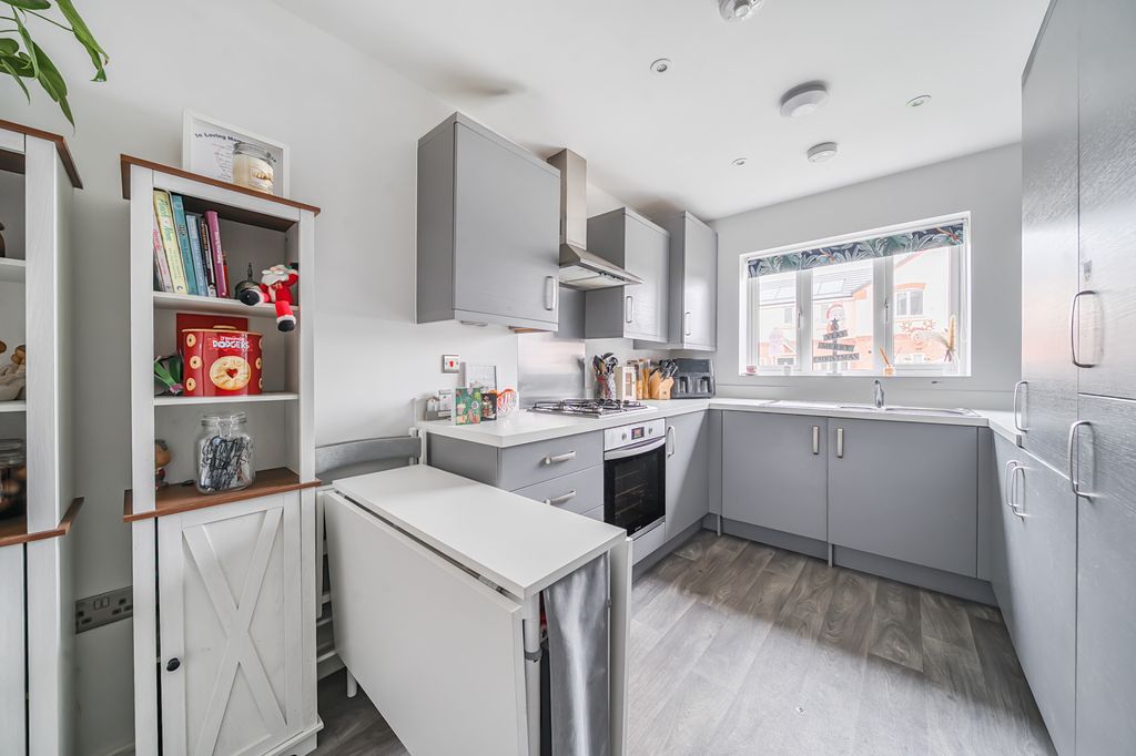 Property photo 3 of 16