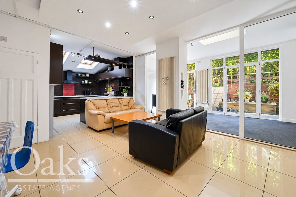 Property photo 2 of 15 Picture No. 29