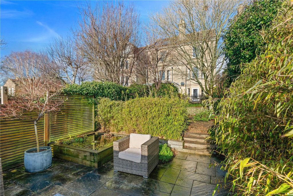 Property photo 2 of 23 Picture No. 25