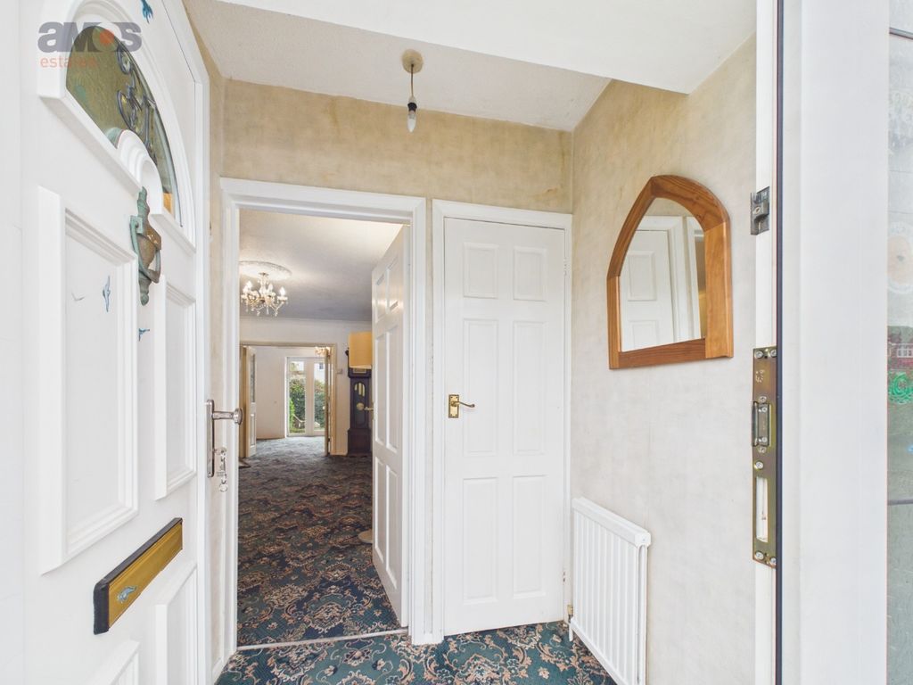 Property photo 2 of 22 5277123