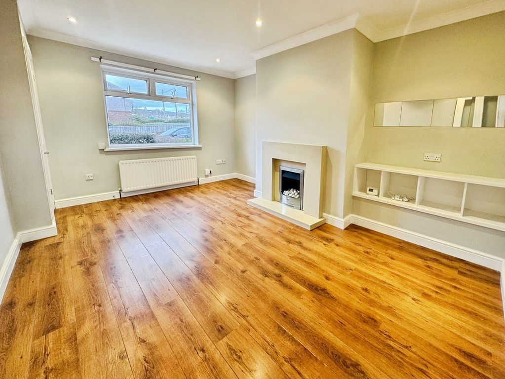 Property photo 2 of 7 Photo 6