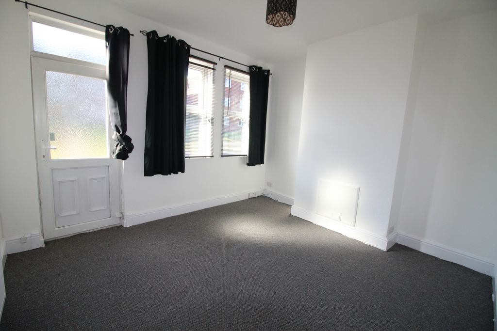 Property photo 2 of 10 Photo 2