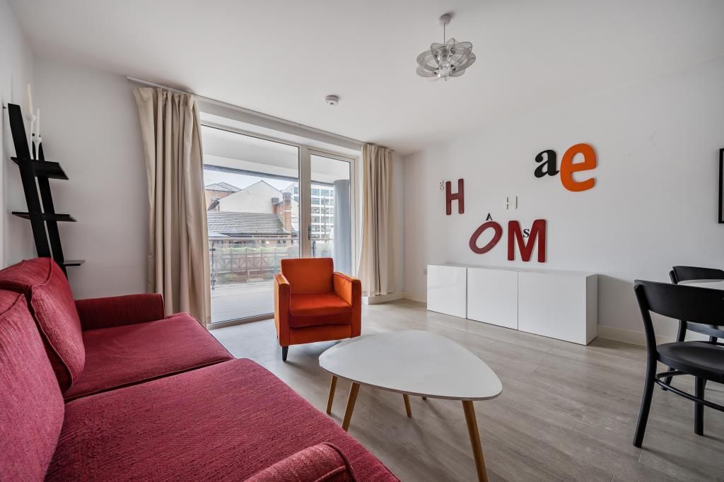 Property photo 3 of 20 Reception