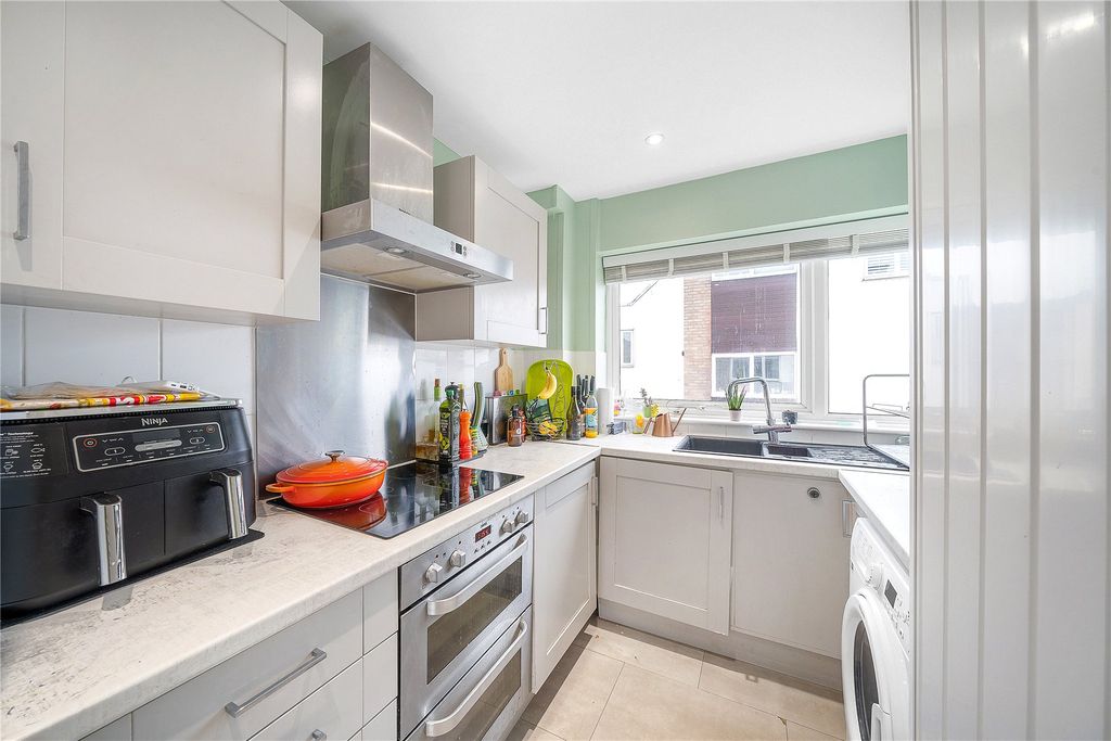 Property photo 2 of 12 Picture No. 11