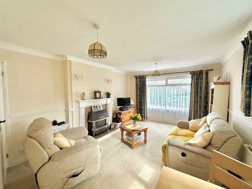 Property photo 3 of 17 Picture No. 01