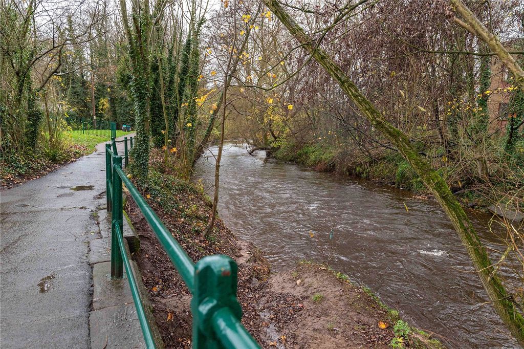 Property photo 3 of 10 River Dane