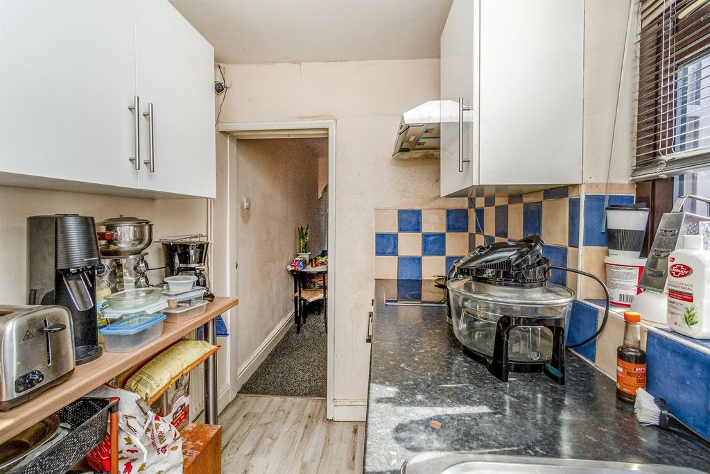 Property photo 2 of 13