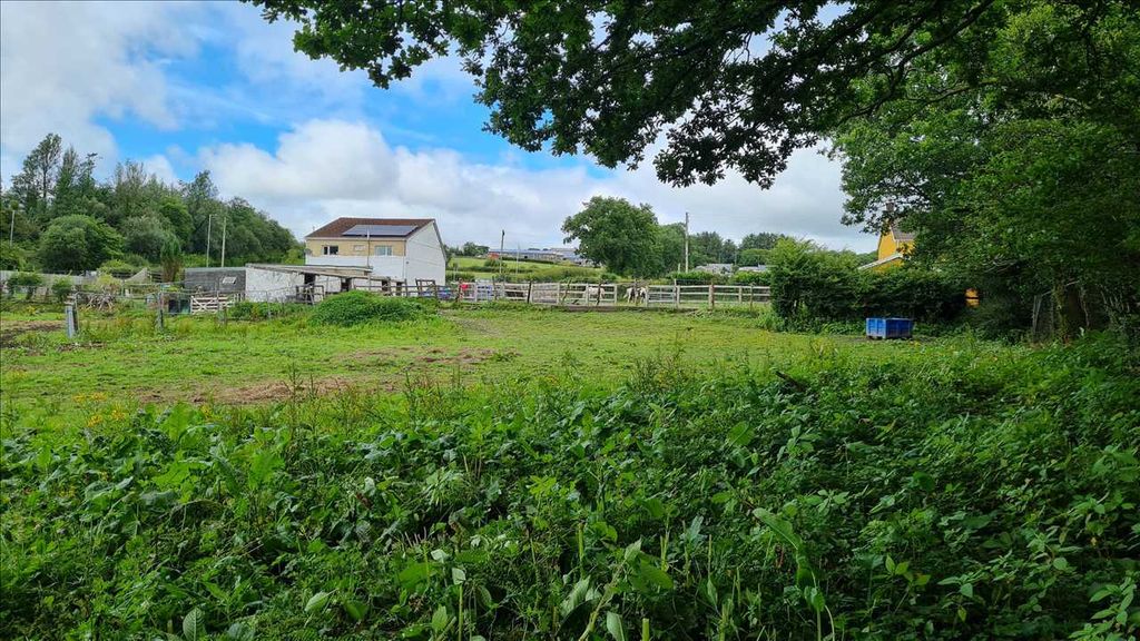 Property photo 2 of 31