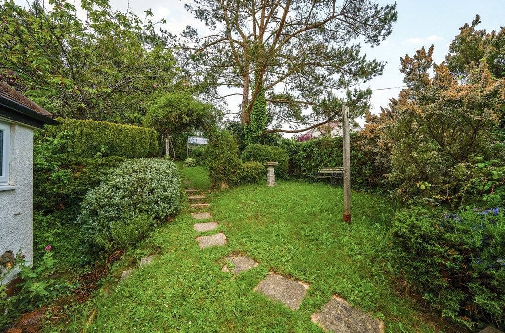 Property photo 2 of 16 Garden