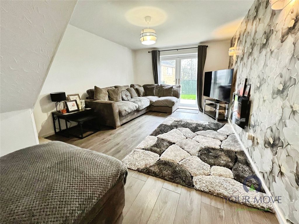 Property photo 3 of 10 Lounge