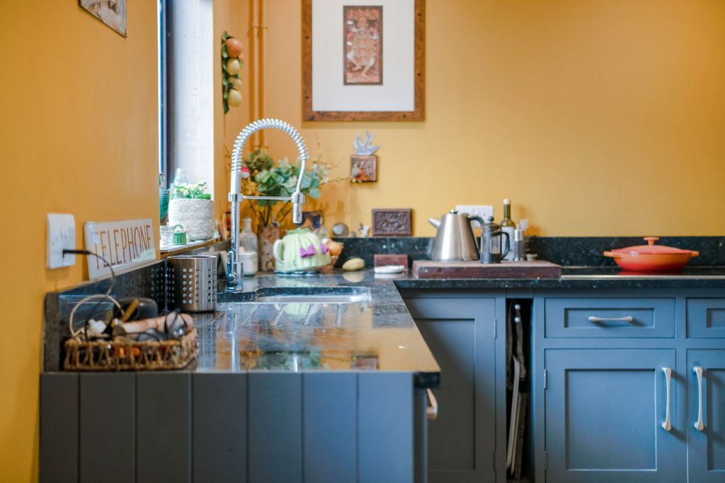 Property photo 2 of 28 Kitchen