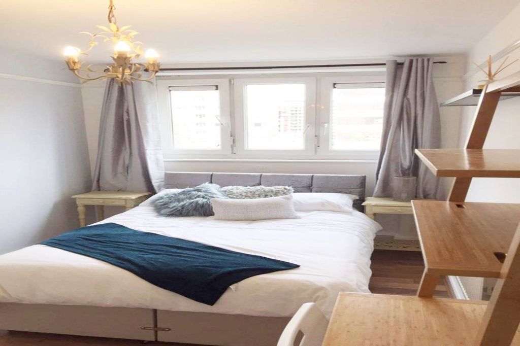 Property photo 1 of 12 Modern 4 Bedroom Apartment In Angel