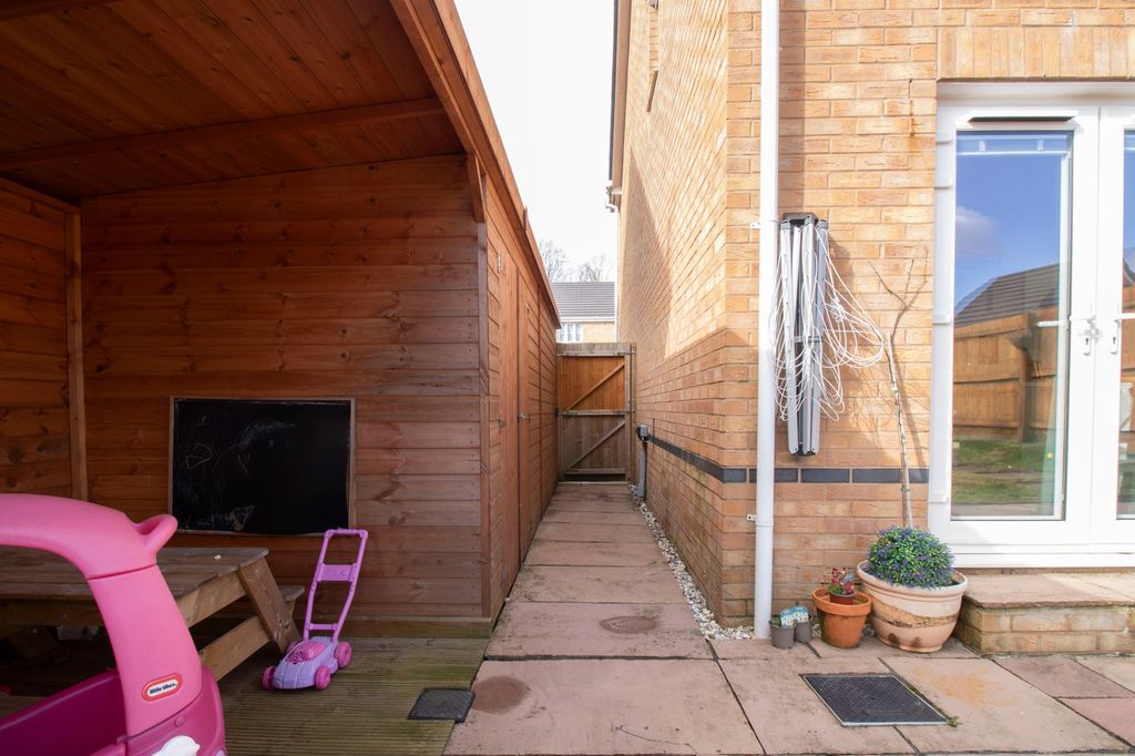 Additional image 27 of 3 bed semi-detached house for saleFfordd Penallta, Gellihaf NP12