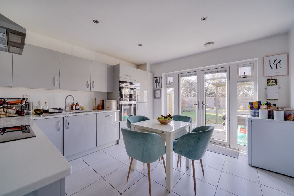 Property photo 3 of 14 4016065