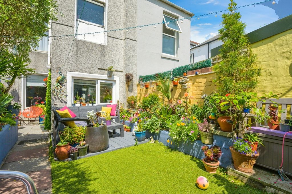 Property photo 2 of 16 Photo