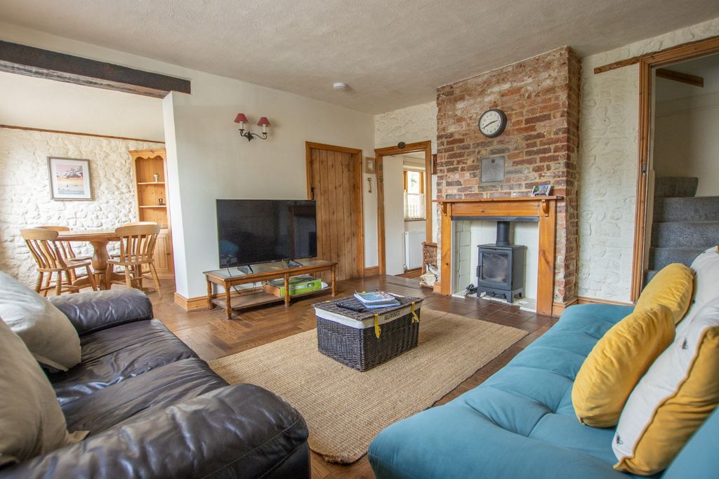 Property photo 2 of 21 5323153