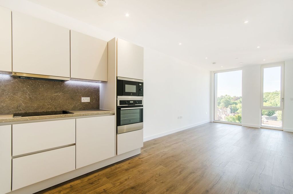 Property photo 1 of 5