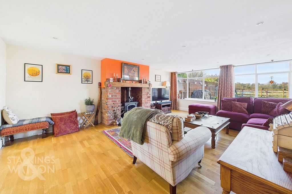 Property photo 2 of 26