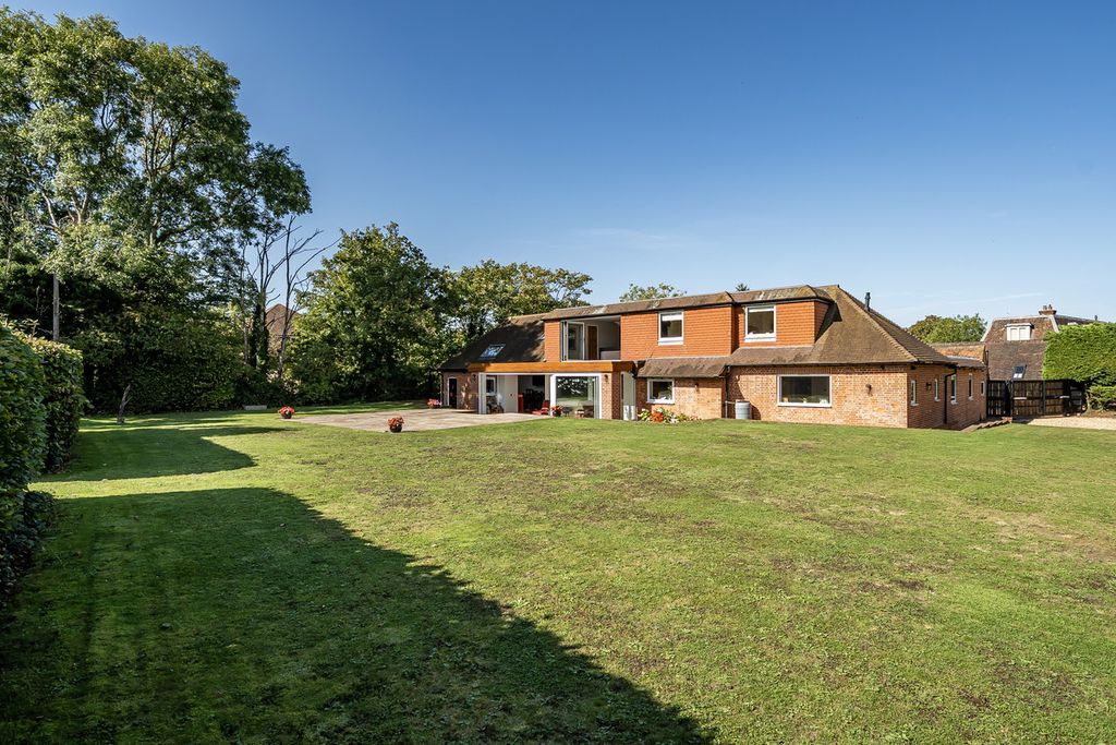 Property photo 3 of 28