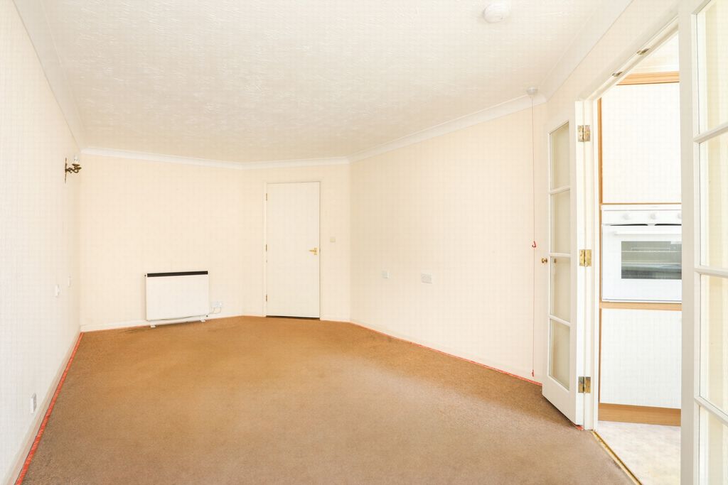 Property photo 3 of 9 Sitting Room