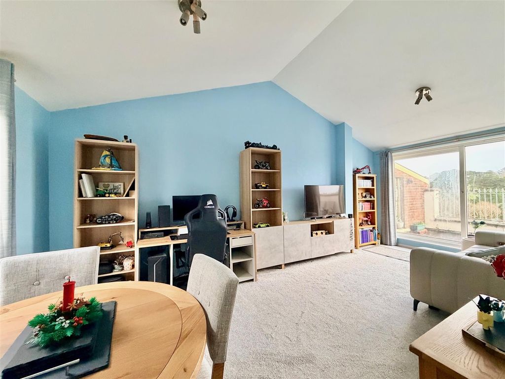 Property photo 3 of 13 Img_2033.Jpeg