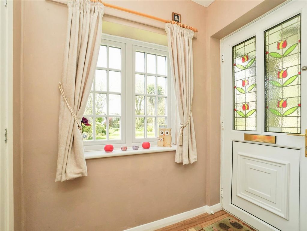 Property photo 2 of 26 Entrance Lobby