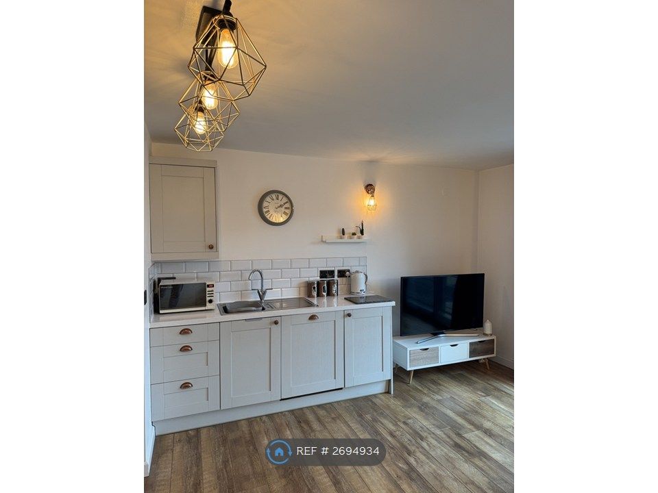 Property photo 2 of 19 Kitchen