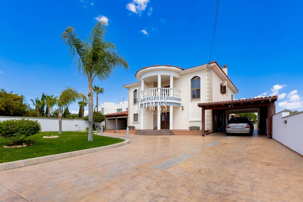 Property photo 1 of 34