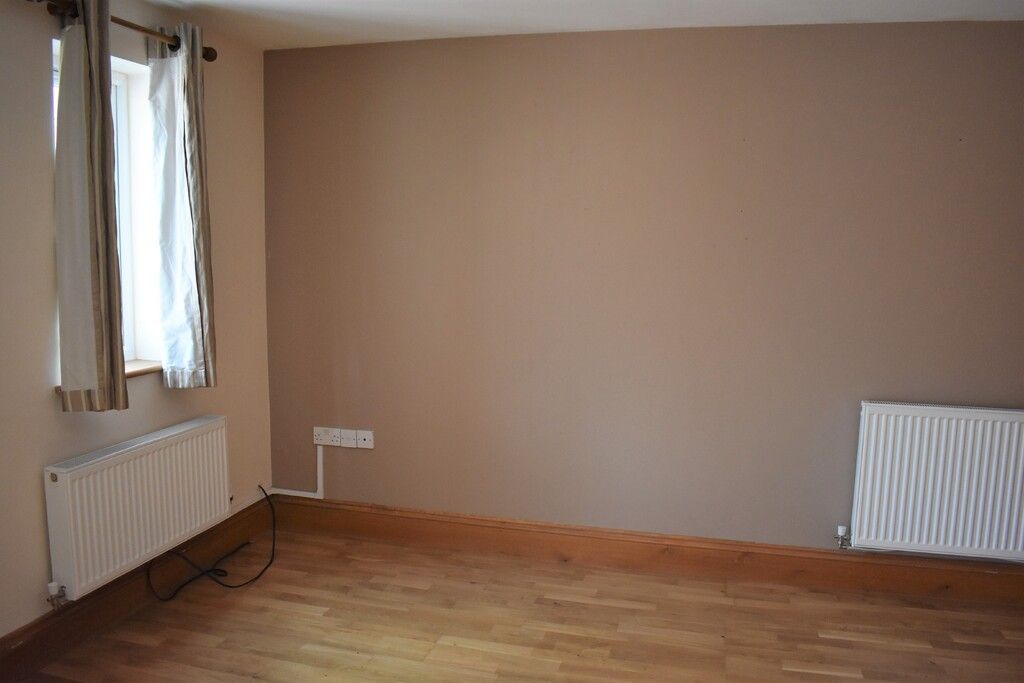 Property photo 3 of 15 Lounge