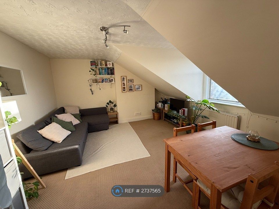 Property photo 1 of 9 Living Room