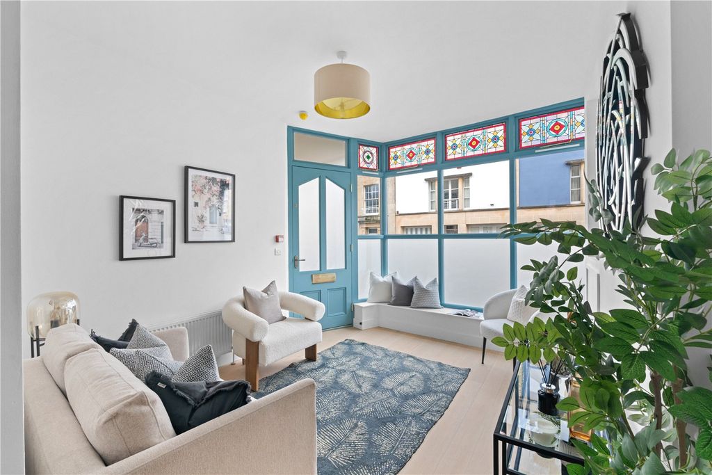 Property photo 2 of 7 Living Area