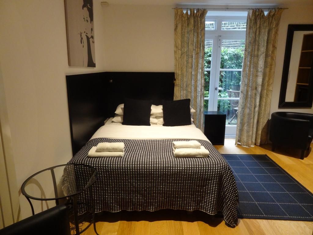 Property photo 1 of 7 Studio To Rent